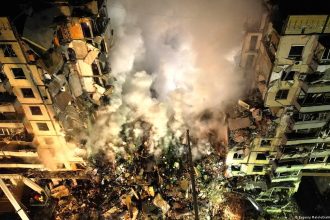 64396231 605 Russian attack on Dnipro results in almost 30 deaths.