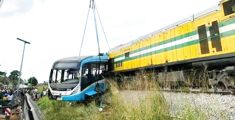 train vs bus Driver of a Lagos BRT asks for forgiveness after crashing with a train - Report