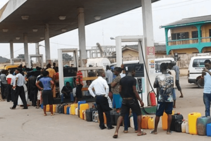 Petrol price hits N1000 per litre as scarcity spreads Petrol price hits N1000/l as scarcity spreads